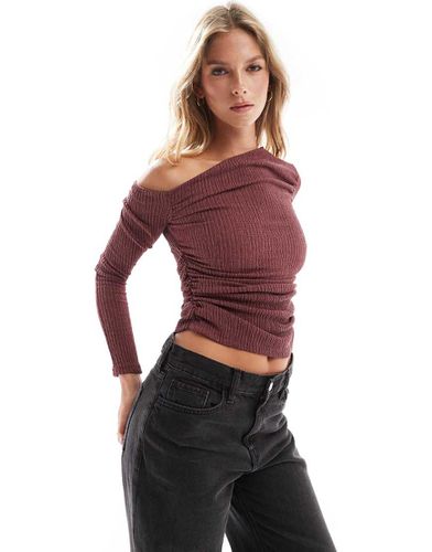 Top texturé à encolure asymétrique - Bordeaux - Pull & bear - Modalova