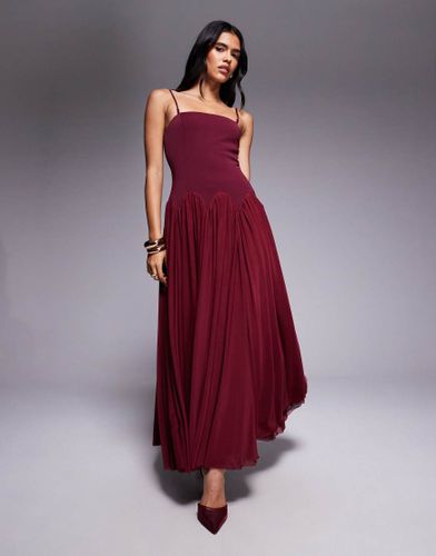 London - Robe plisse longue avec bretelles fines et taille festonne basse - Bordeaux - Rare - Modalova