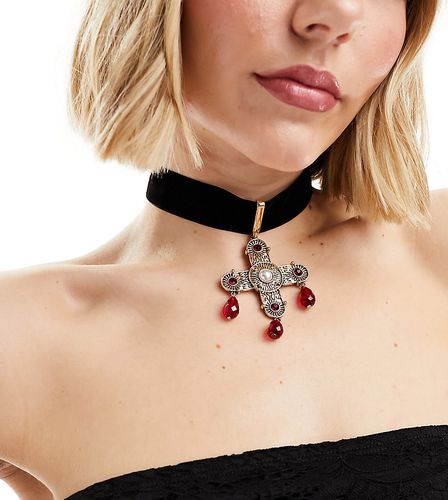 Collier ras du cou en velours avec croix à pendants - Reclaimed Vintage - Modalova