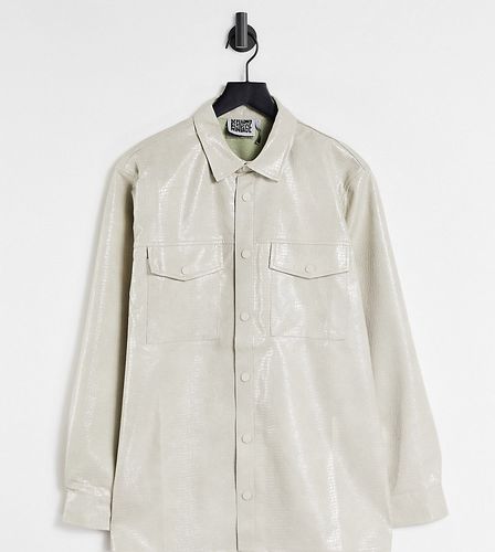 Inspired - Veste chemise unisexe en similicuir effet croco - Taupe - Reclaimed Vintage - Modalova