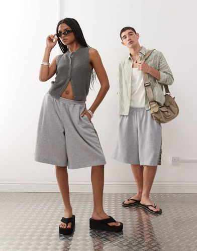 Short unisexe en jersey avec détail à carreaux sur le côté - chiné - Reclaimed Vintage - Modalova