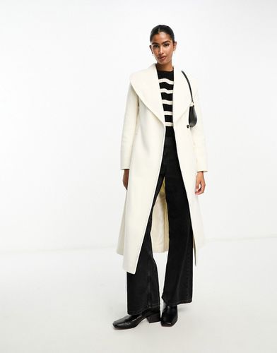 Manteau cintré à la taille avec col châle - Crème - River Island - Modalova