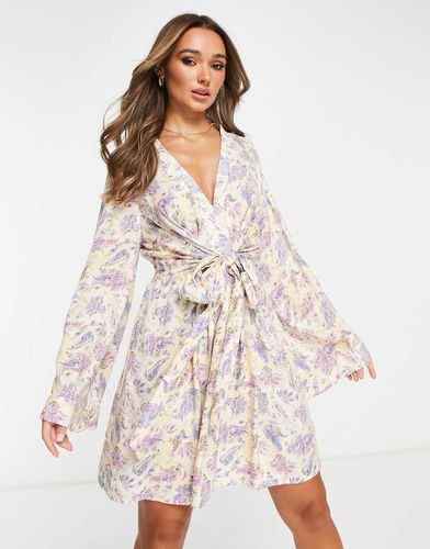 Robe courte à fleurs nouée devant - clair - River Island - Modalova