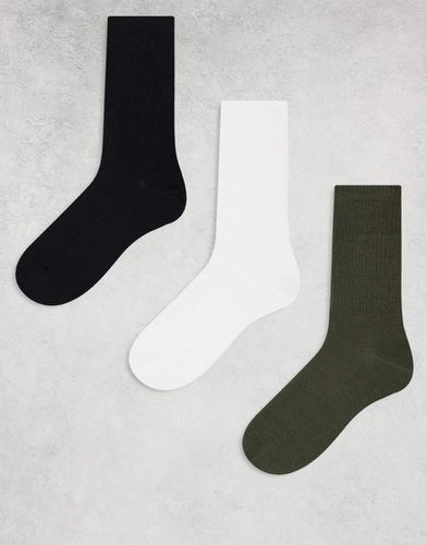 Lot de 3 paires de chaussettes de sport - , blanc et kaki - Weekday - Modalova