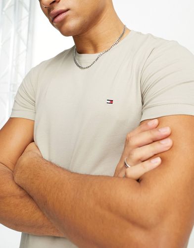 T-shirt ajusté stretch avec logo drapeau - Tommy Hilfiger - Modalova