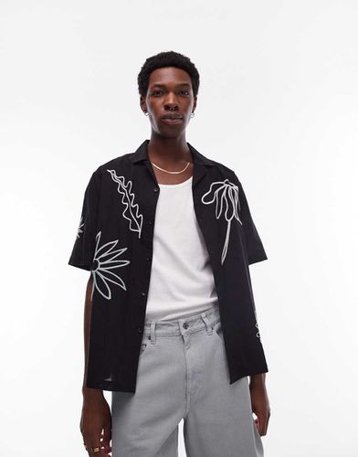 Chemise à manches courtes et fleurs brodées - Topman - Modalova