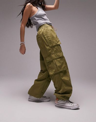 Pantalon cargo oversize coupe bouffante à détails contrastants - Kaki - Topshop - Modalova