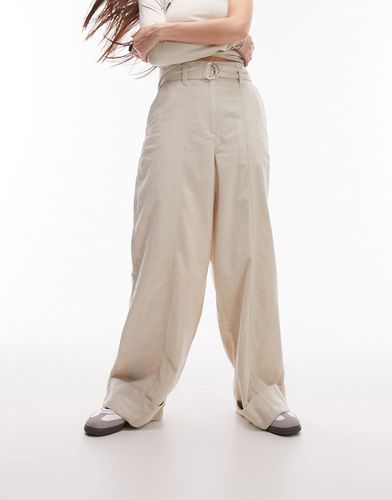 Pantalon ceinturé ample à taille haute et ourlet retroussé - Écru - Topshop - Modalova