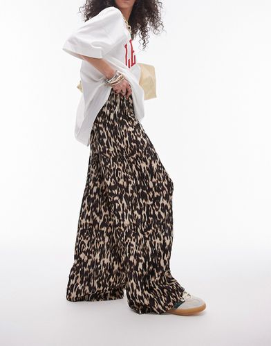 Pantalon large plissé et effet froissé à imprimé léopard abstrait - Marron - Topshop - Modalova
