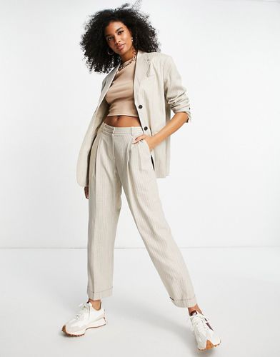 Pantalon masculin d'ensemble en lin mélangé à rayures coupe carotte - Taupe - Topshop - Modalova