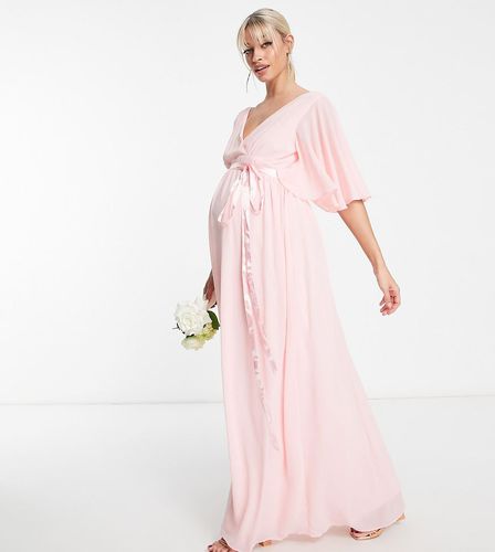 L'invitée - Robe longue plissée à manches ange style kimono - poudré - Tfnc Maternity - Modalova