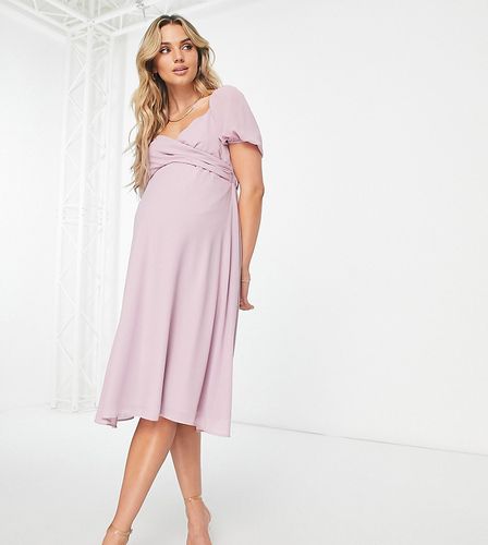 L'invitée - Robe mi-longue croisée à l'avant - Tfnc Maternity - Modalova