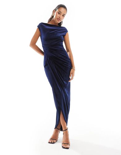 Robe longue en velours à encolure bateau - Tfnc - Modalova