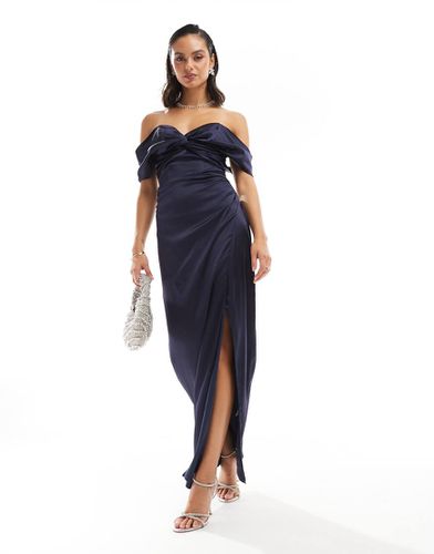 Robe longue en satin à épaules dénudées - Tfnc - Modalova