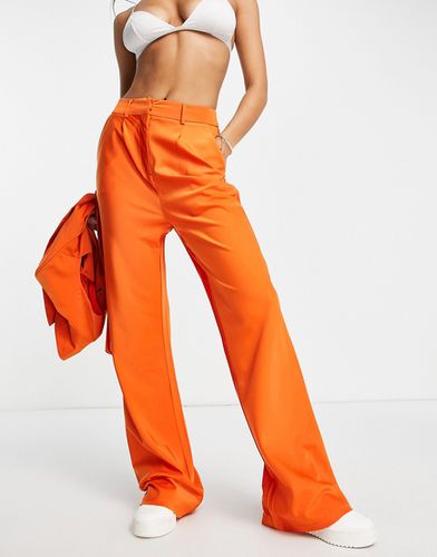 Pantalon évasé d'ensemble habillé en satin - The Frolic - Modalova