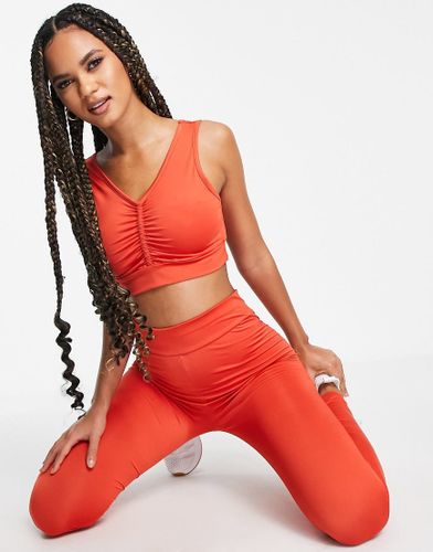 Threadbare - Fitness - Crop top de sport froncé sur l'avant - Cannelle - Threadbare Plus Fitness - Modalova