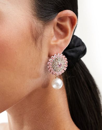 Boucles d'oreilles circulaires ornées de pierres avec pendentif perle - True Decadence - Modalova