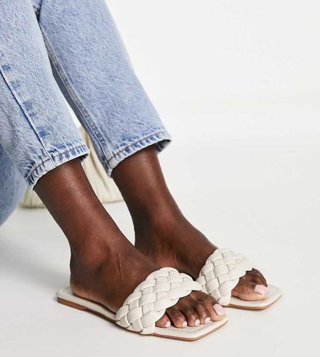 Truffle Collection - Mules larges tressées à bout carré - Crème - Truffle Collection Wide Fit - Modalova