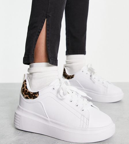 Chaussures larges à semelle chunky avec détail arrière motif léopard - Truffle Collection - Modalova