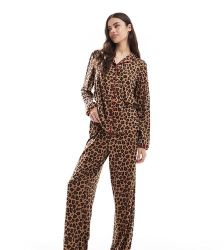 Tall - Ensemble de pyjama  imprim lopard avec pantalon et chemise  manches longues et col  revers - Urban Threads - Modalova
