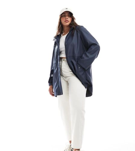 Imperméable enduit avec capuche - Vero Moda Curve - Modalova