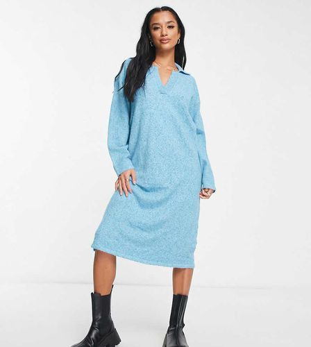 Robe mi-longue en maille avec col polo - Vero Moda Petite - Modalova