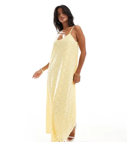 Robe longue brodée en jersey à col en V - Vero Moda Petite - Modalova