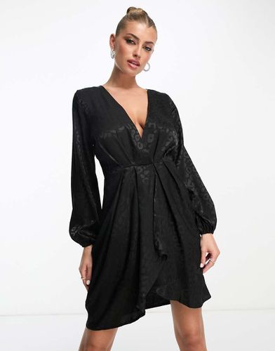 Robe courte en satin à manches longues - Noir - Vesper - Modalova