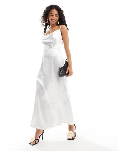 Robe longue à col bénitier en satin - Blanc - Vila - Modalova