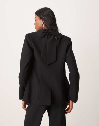 Blazer d'ensemble boutonné avec naud dans le dos - Yas - Modalova