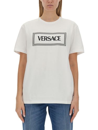 T-shirt with '90s vintage logo - versace - Modalova