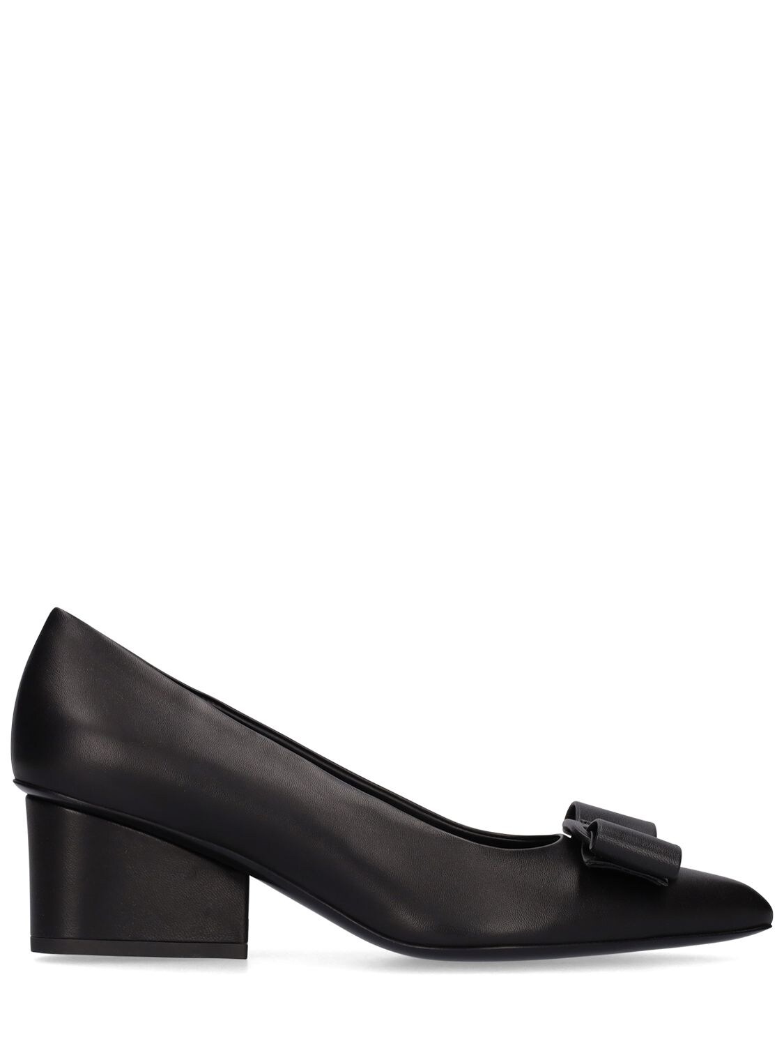 Ileen pumps Ferragamo en coloris Noir Femme Chaussures Chaussures à talons Escarpins 