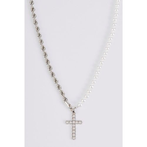 Collier chaîne et perles à pendentif croix strassée - Boohooman - Modalova