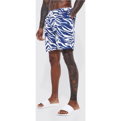 Short de bain mi-long imprimé tigre - Boohooman - Modalova