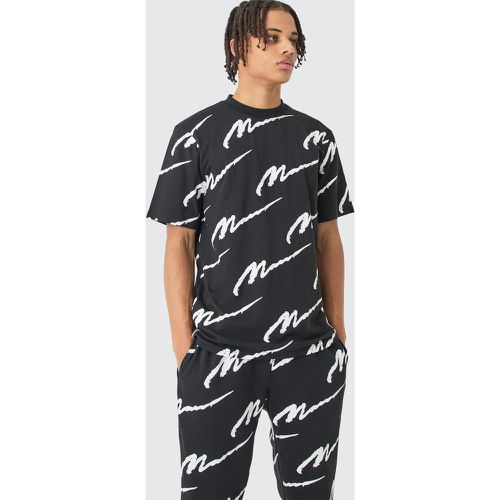 Man Signature All Over Print Tshirt & Jogger Set - Boohooman - Modalova