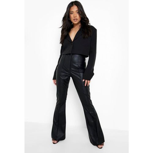 Petite" - Pantalon De Tailleur Flare En Simili - boohoo - Modalova