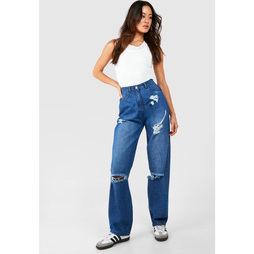 Tall" Washed Blue Distressed Straight Leg Jeans - boohoo - Modalova