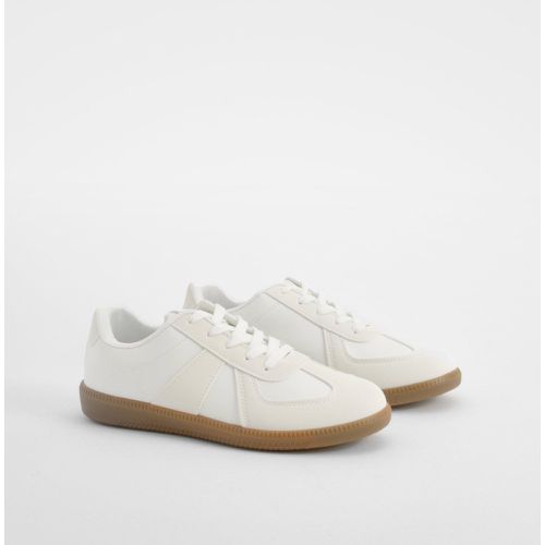 Contrast Panel Gum Sole Trainers - boohoo - Modalova