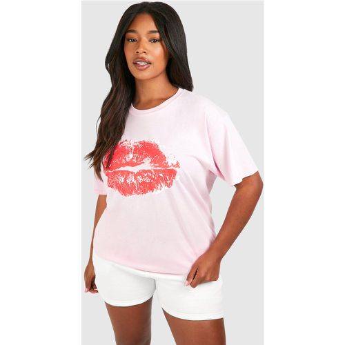 Plus" Lips Print T-Shirt - boohoo - Modalova