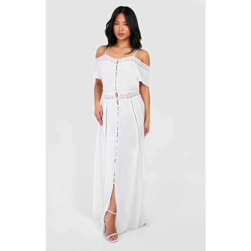 Petite" - Robe Longue Boutonnée En Dentelle À Col Bateau - boohoo - Modalova