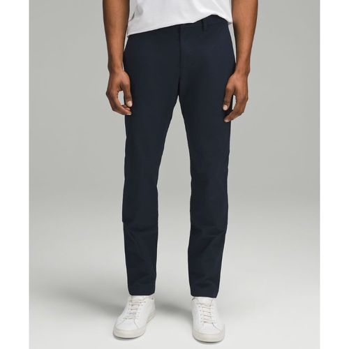 – Pantalon chino ABC coupe slim Coton VersaTwill extensibles – 81 cm – Bleu – Taille 28 - lululemon - Modalova