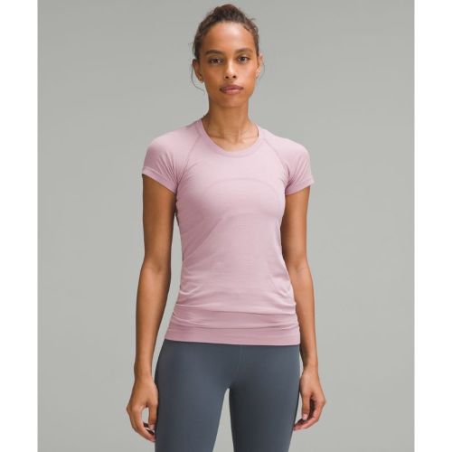 – T-Shirt Swiftly Tech 2.0 Longueur hanches - lululemon - Modalova