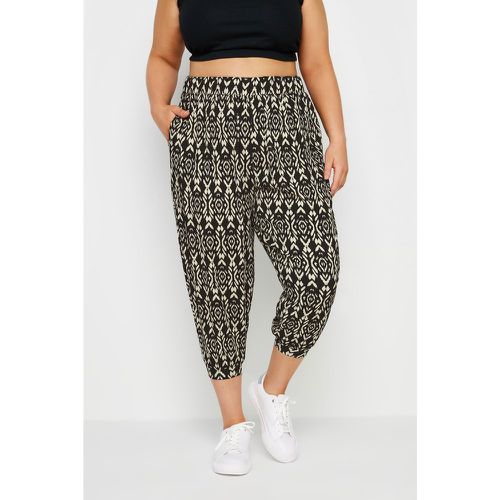 Curve Black Abstract Print Textured Cropped Harem Trousers, Grande Taille & Courbes - Yours - Modalova