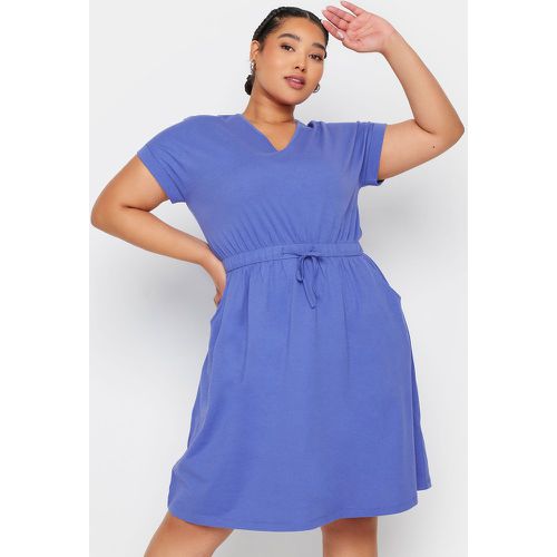 Robe Tshirt Bleue Manches Courtes À Poches , Grande Taille & Courbes - Yours - Modalova