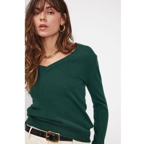 Pull col V ZEFINA en cachemire vert sapin - Maison Héritage - Modalova