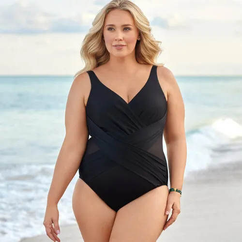 Maillot de bain une pièce gainant noir Bonnet B à D en nylon - Miraclesuit - Modalova