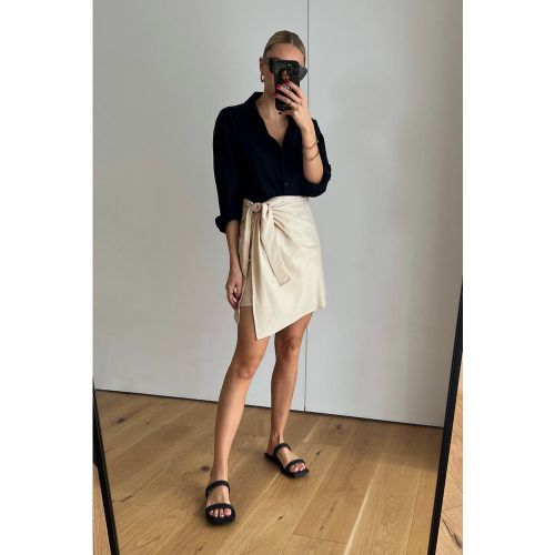 Jupe courte à superpositions - Beige - Lydia Tomlinson x NA-KD - Modalova