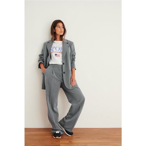Pantalon de costume - Grey - NA-KD Trend - Modalova