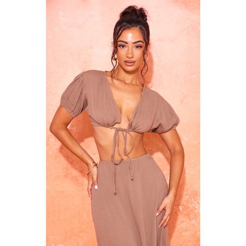 Petite Crop top en étamine à nouer devant - PrettyLittleThing - Modalova