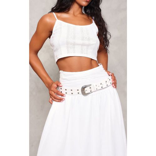 Ceinture blanche à clous et boucle western - PrettyLittleThing - Modalova